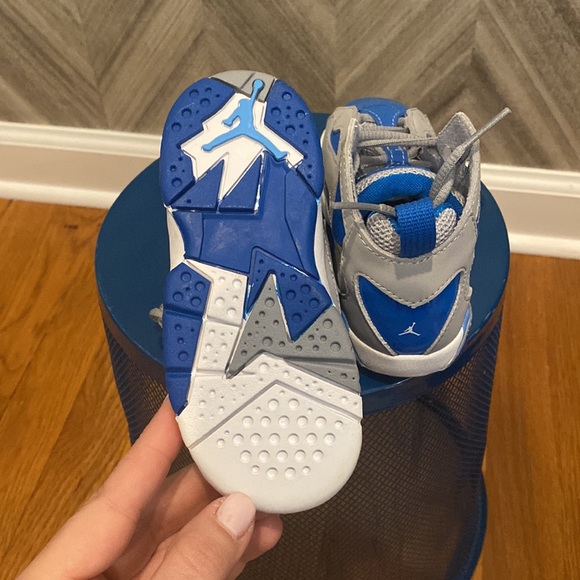 Kids Jordan high tops - Picture 5 of 5